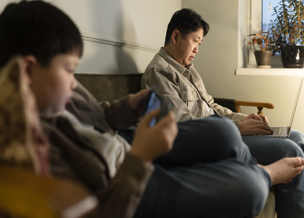 Dấu hiệu tự kỷ ở người lớn không nên bỏ qua